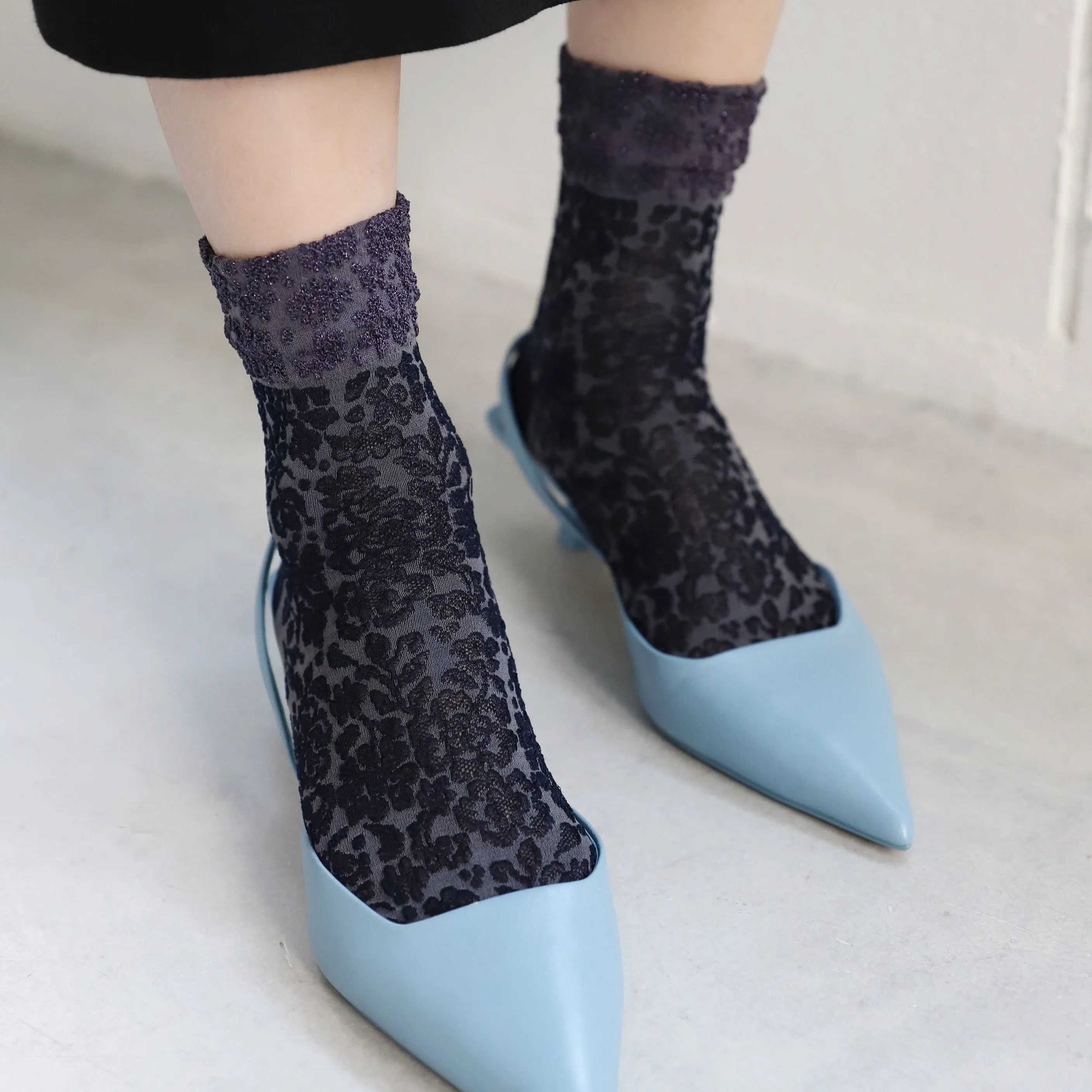 021132199 Two-Tone Float Low Crew Socks