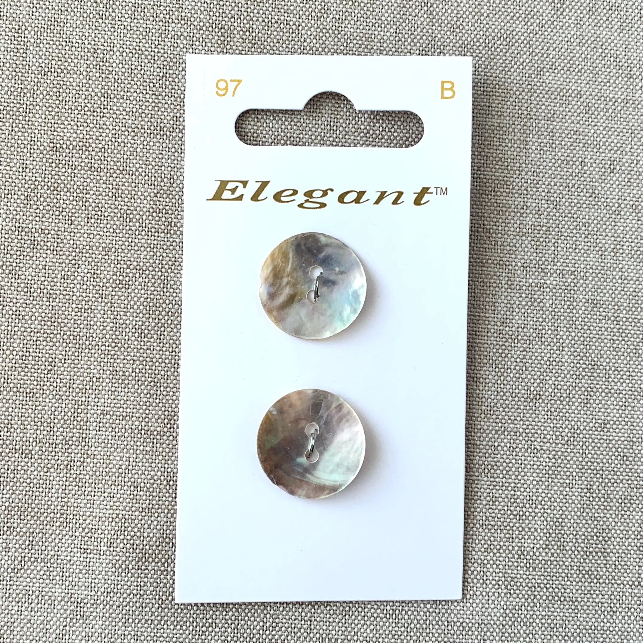 97 Shell - Elegant - 2 Holes - 19mm - Natural