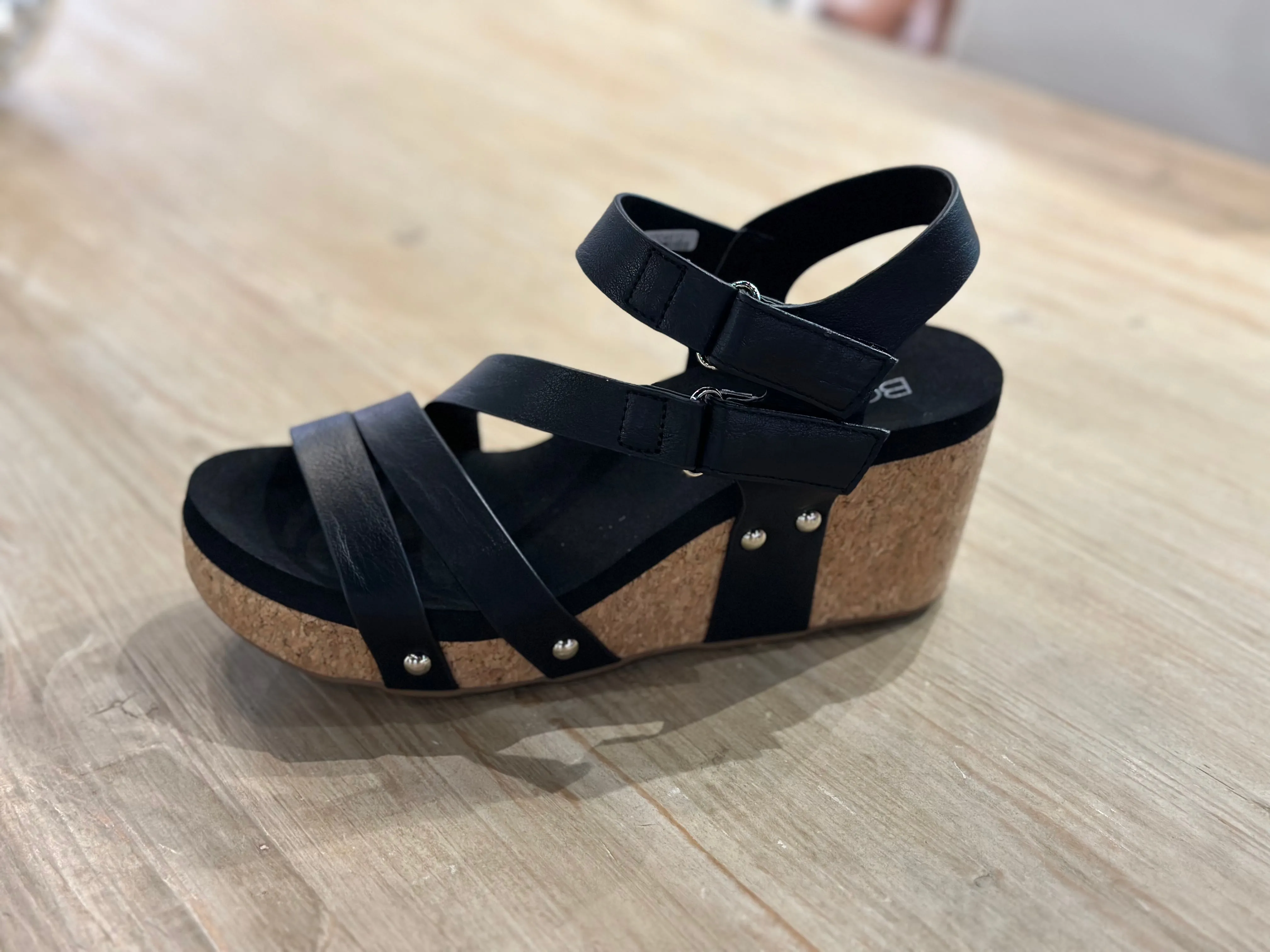 Corkys Giggle Wedge-Black