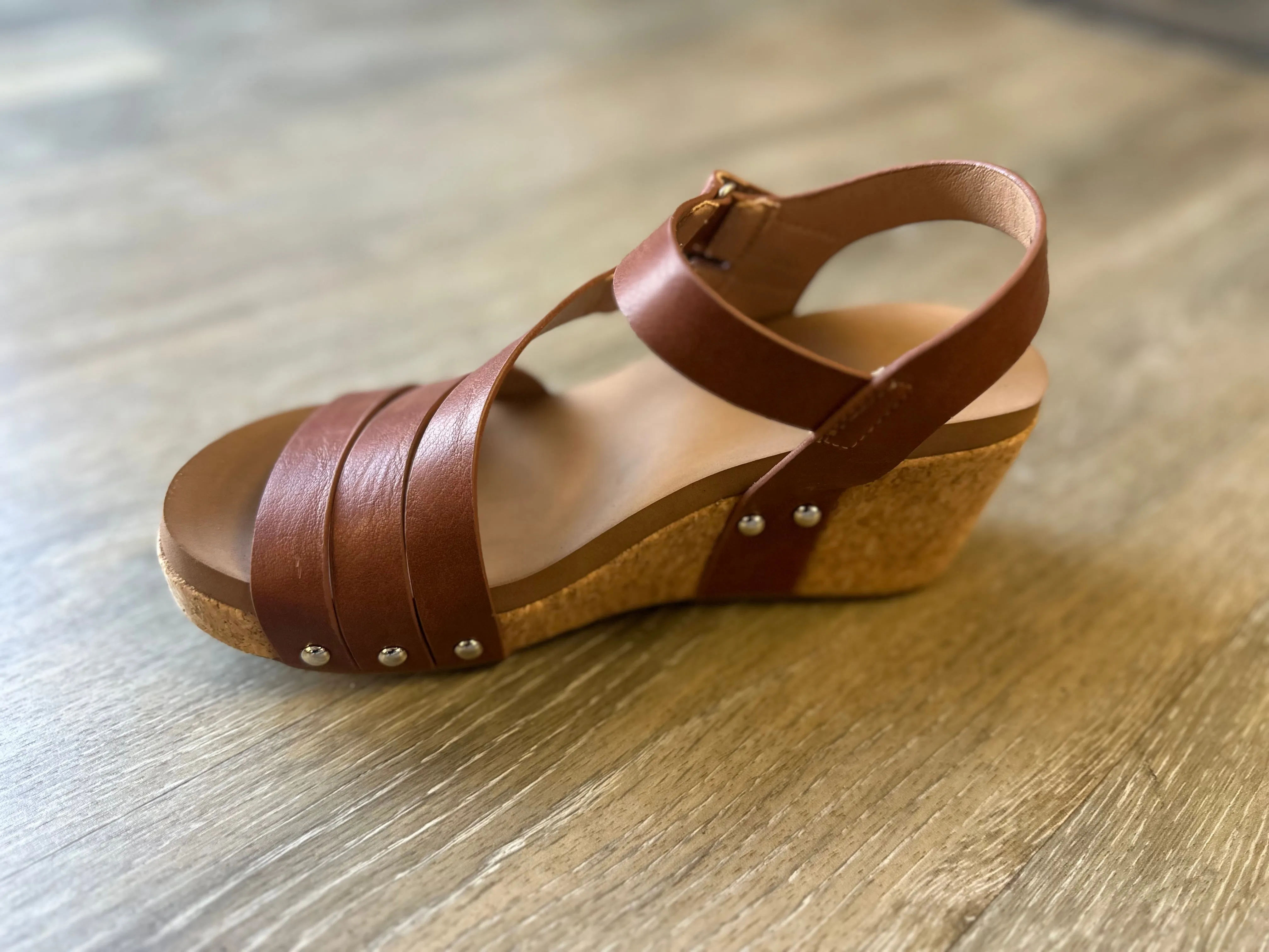 Corkys Giggle Wedge