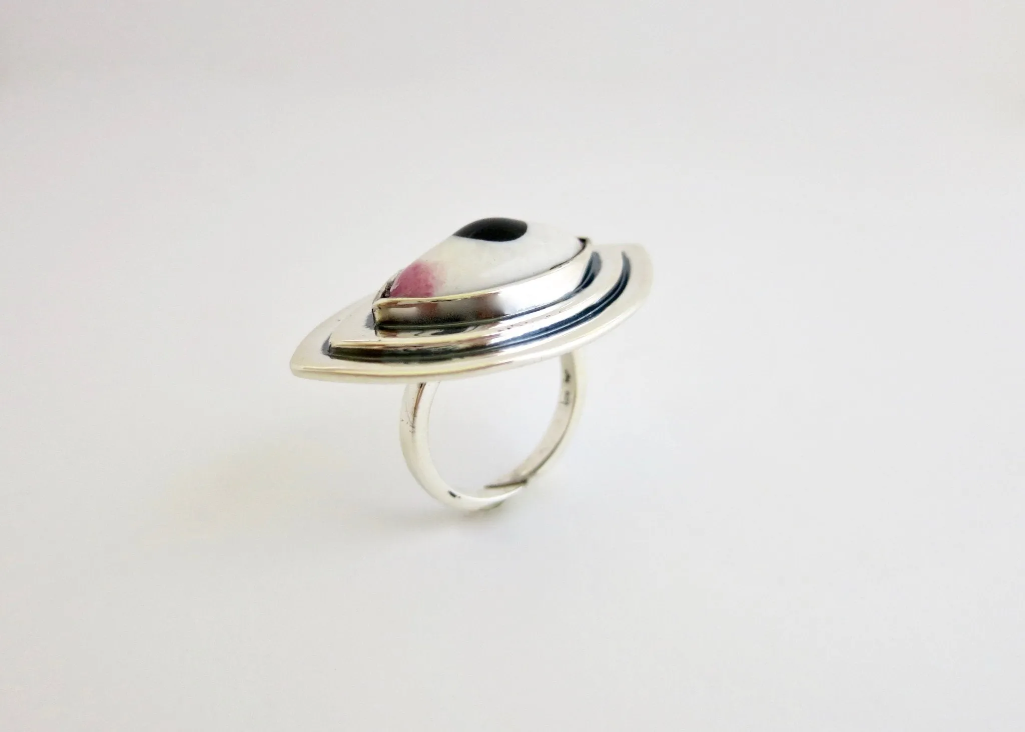 Dramatic 'Chakshu' (deity eye) statement ring