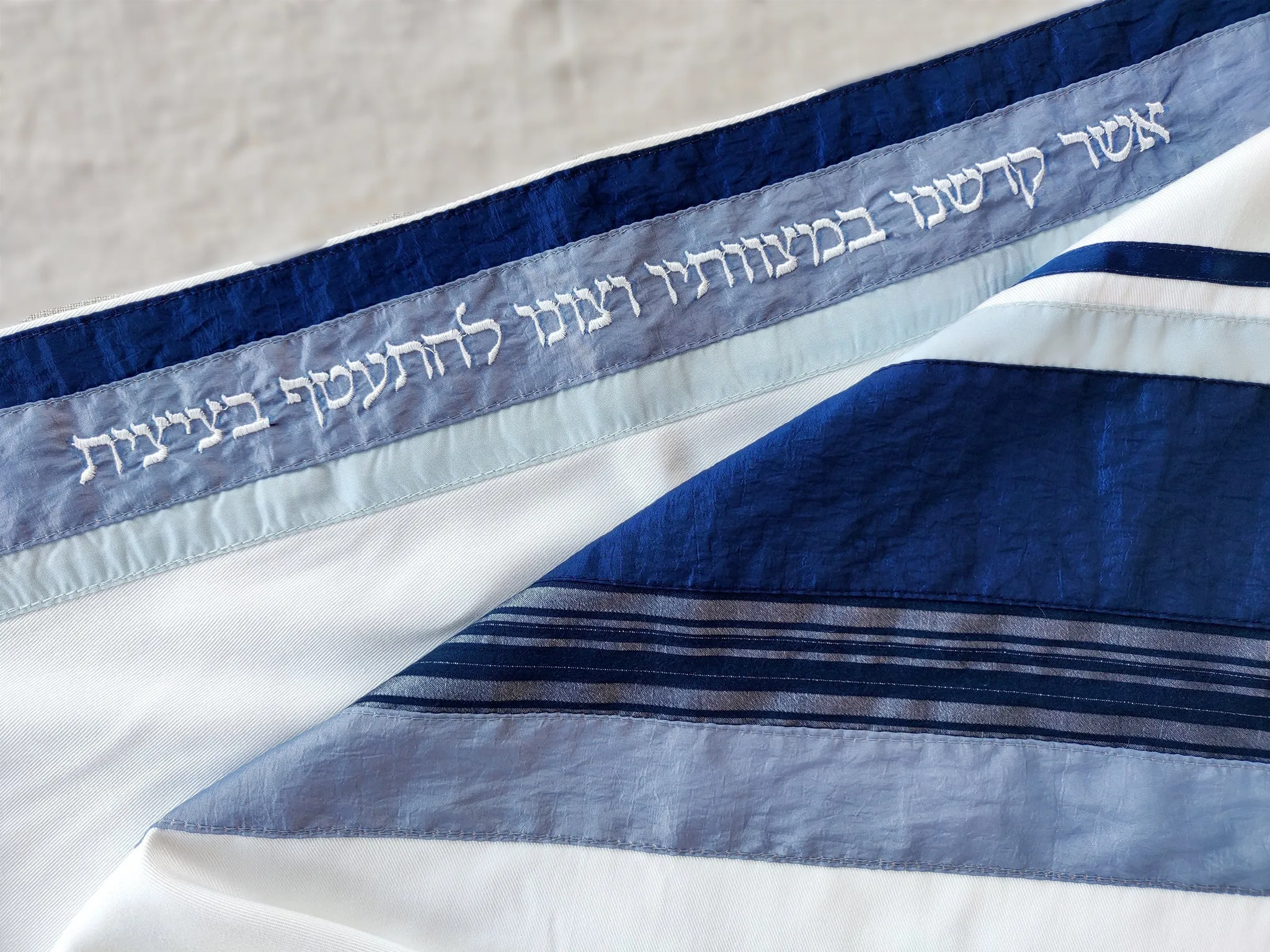 Elegant Gabrieli tallit - Blue on White