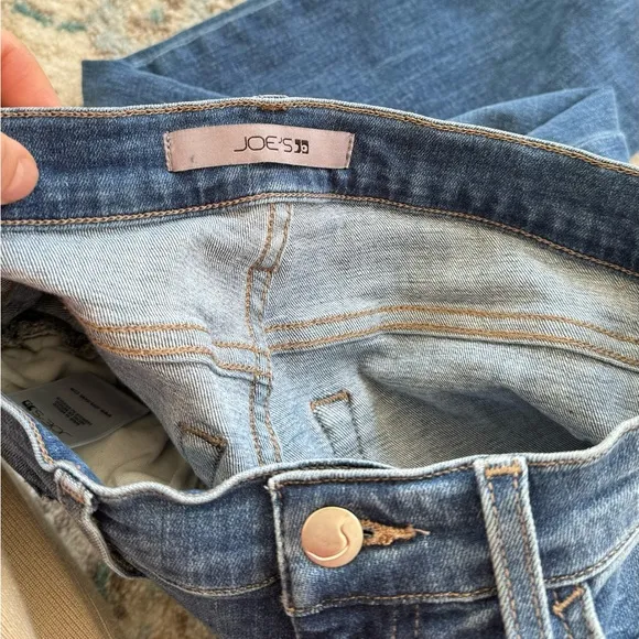 Joe’s bootcut jeans super stretchy and comfortable size 27