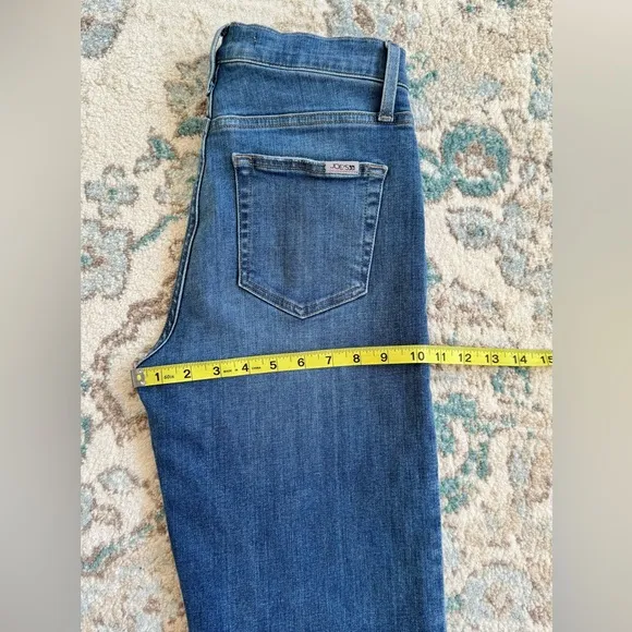 Joe’s bootcut jeans super stretchy and comfortable size 27