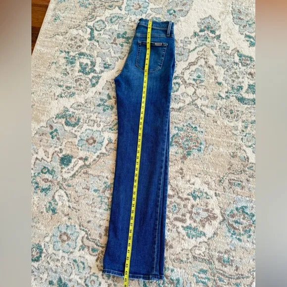 Joe’s bootcut jeans super stretchy and comfortable size 27