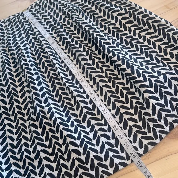 Lafayette 140 Full Side Zip Texture Black and White Patterned Lined Skirt 8