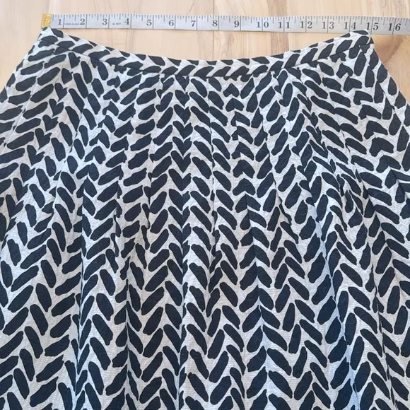 Lafayette 140 Full Side Zip Texture Black and White Patterned Lined Skirt 8