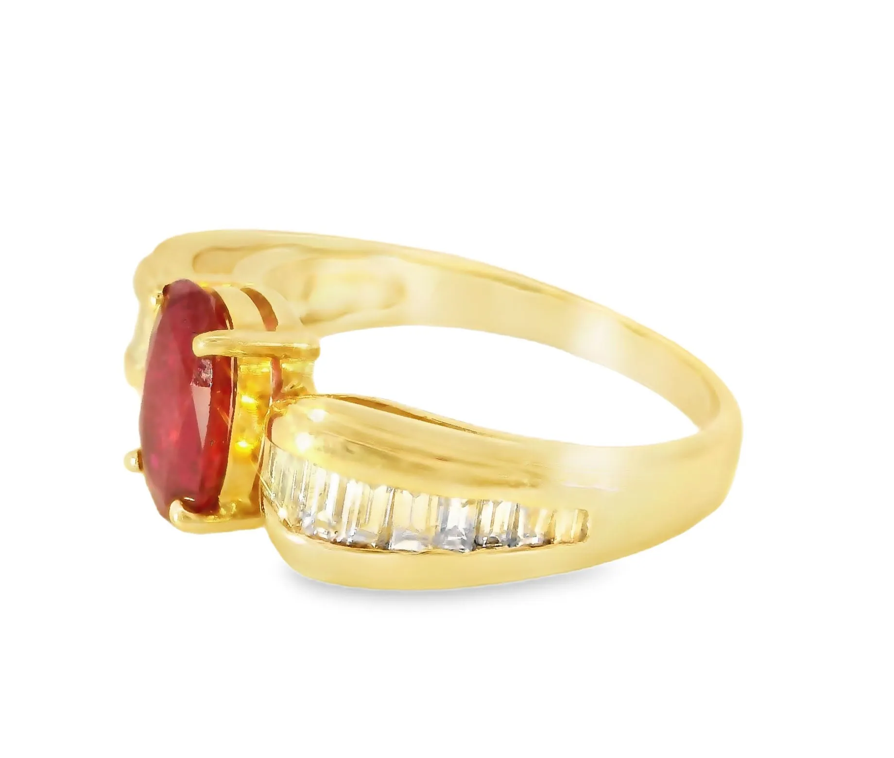 Magnificent Estate 14K Yellow Gold Solitaire Natural Ruby Diamond Ring