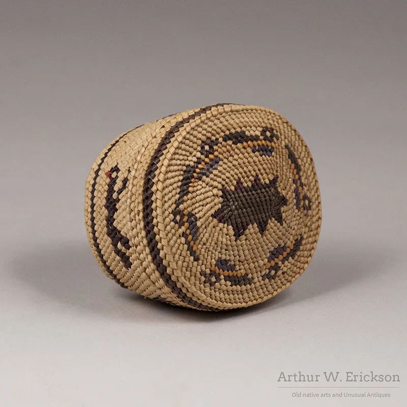 Nuu-chah-nulth (Nootka) oval lidded basket
