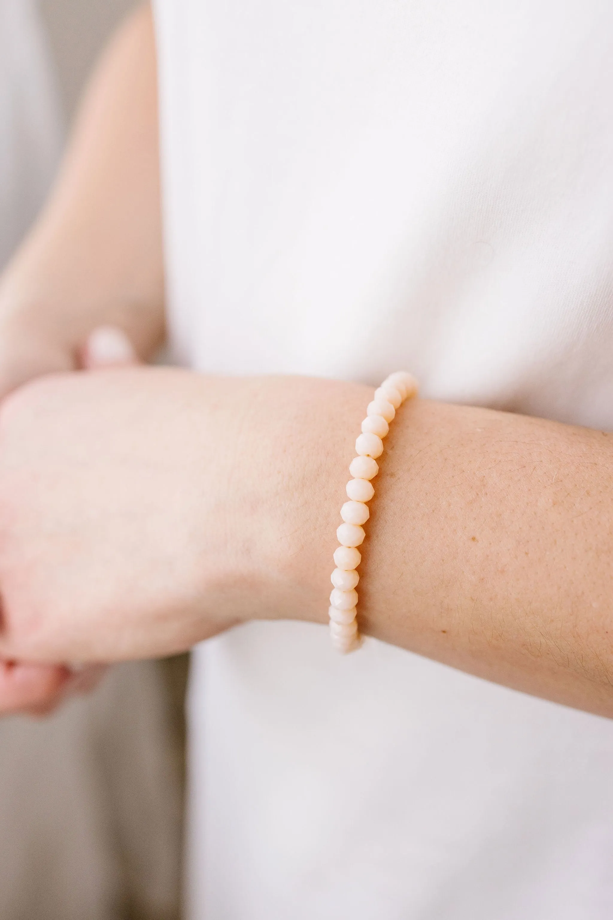 Stretchy Seashell Adult Bracelet (6MM Beads)
