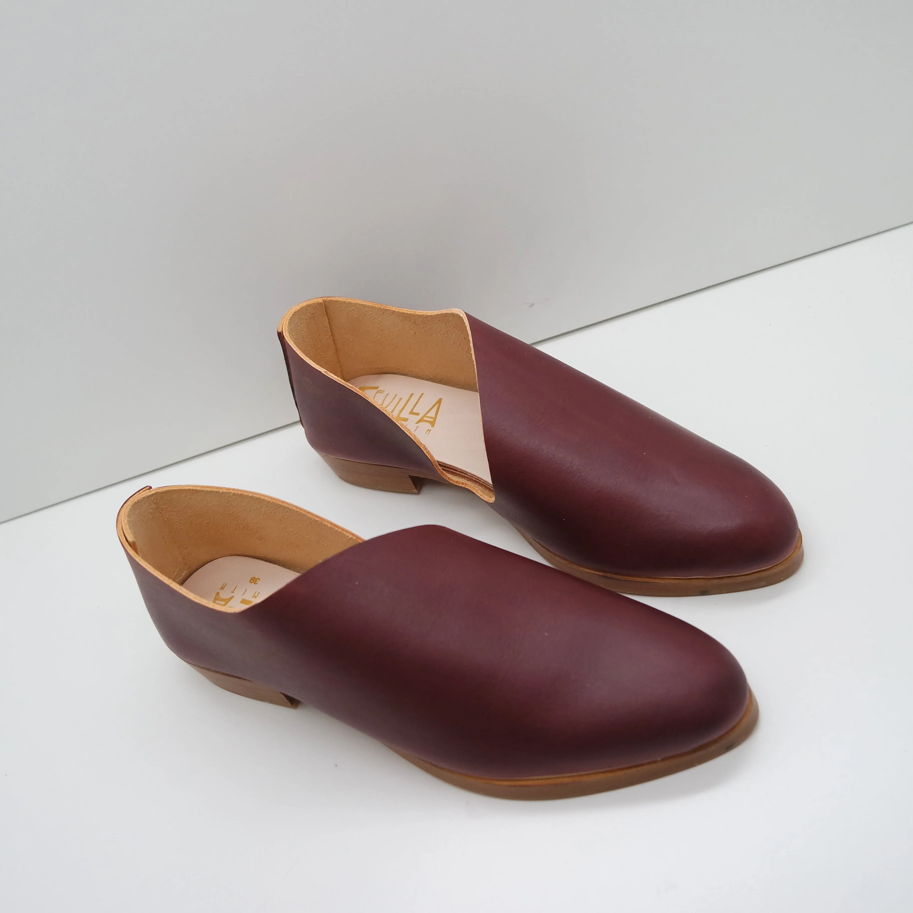 THE KIM. BB CLARET. 2CM