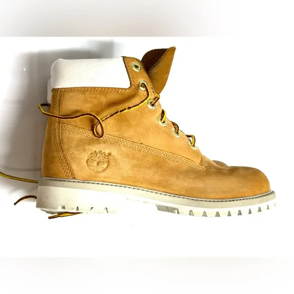 Timberland Junior Boy's White Leather Top Classic Boot #1592A Youth Size 5