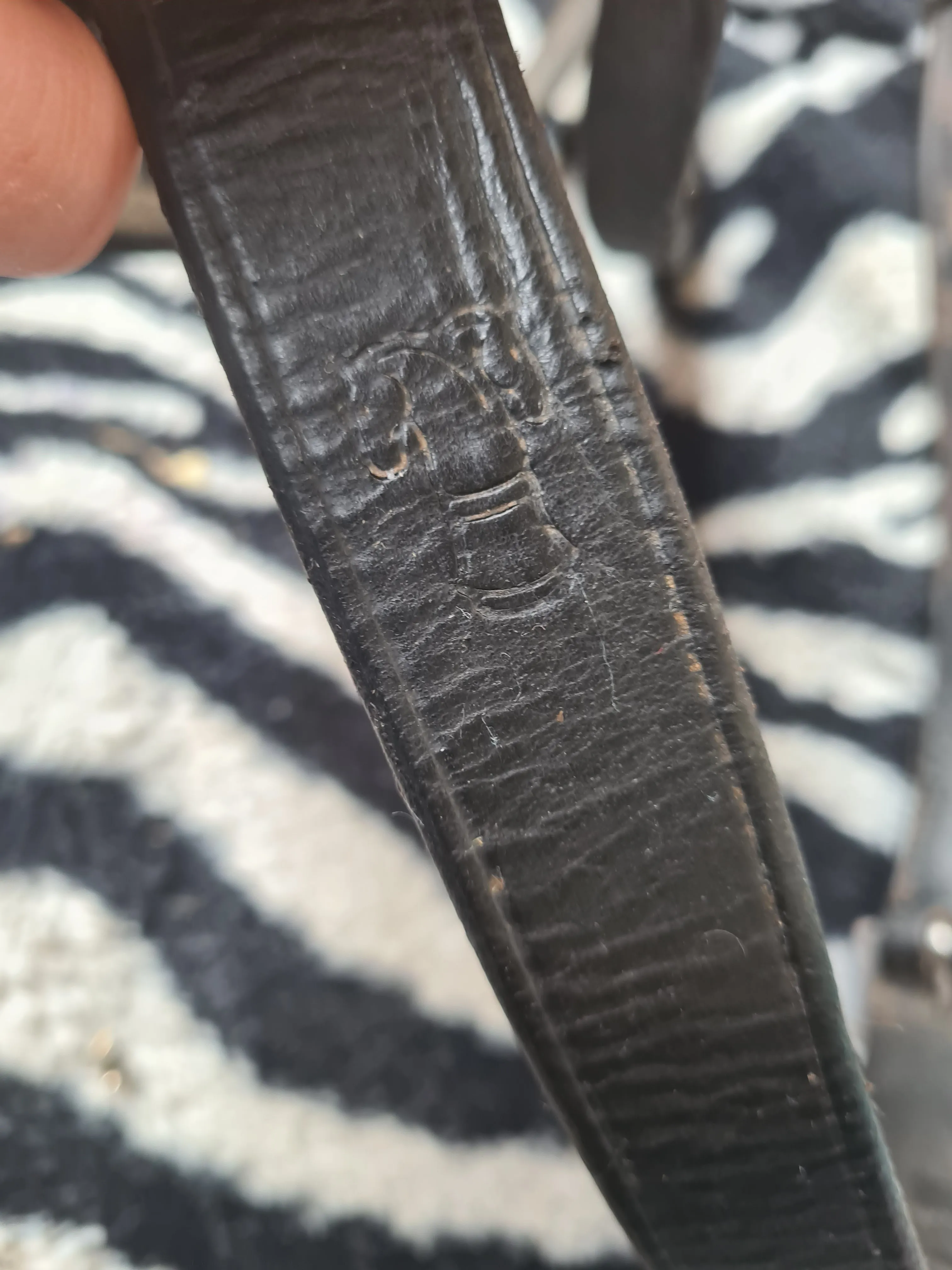 Used full size black leather Sabre running martingale FREE POSTAGE☆