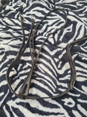 Used full size black leather Sabre running martingale FREE POSTAGE☆