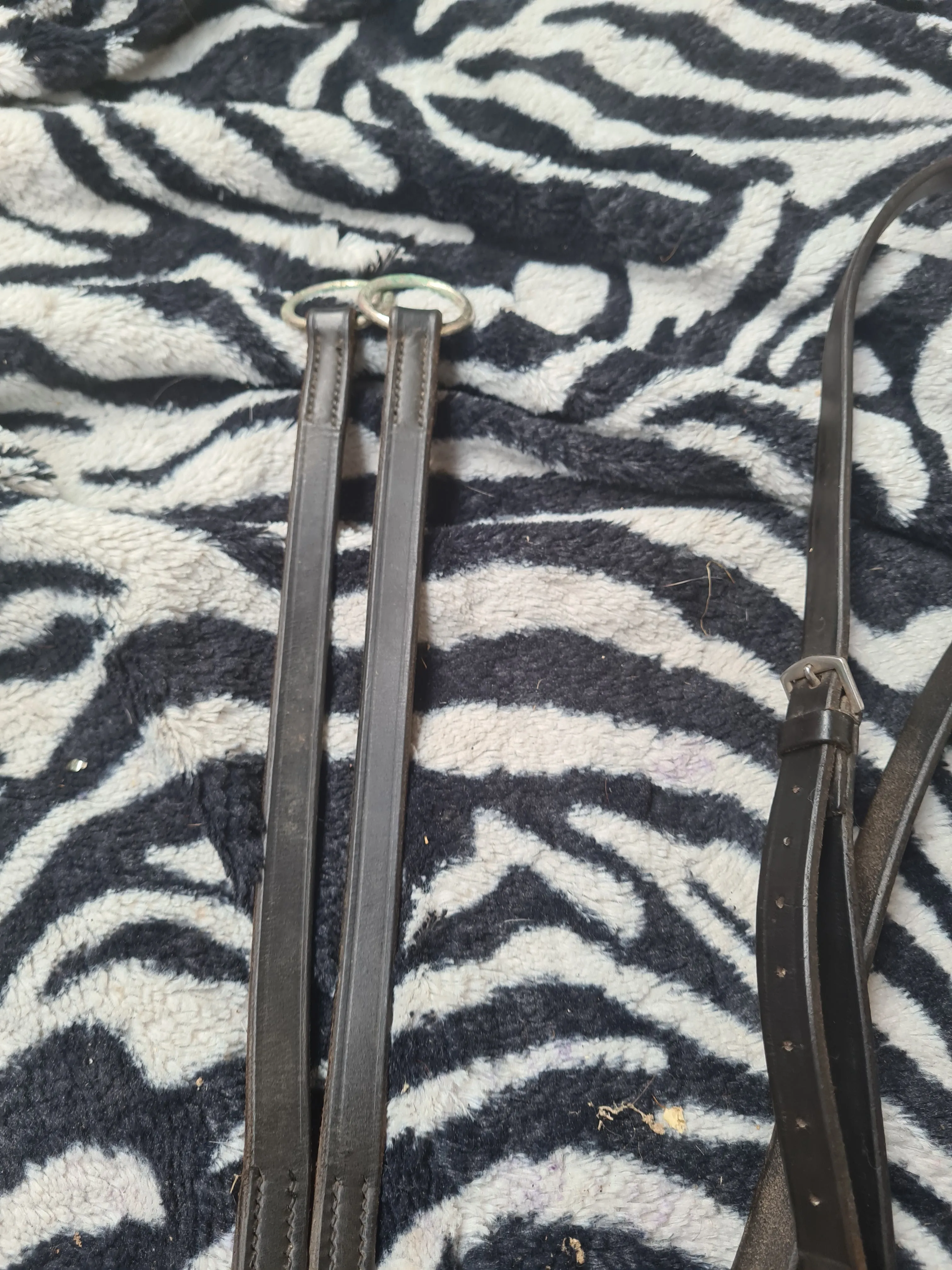 Used full size black leather Sabre running martingale FREE POSTAGE☆