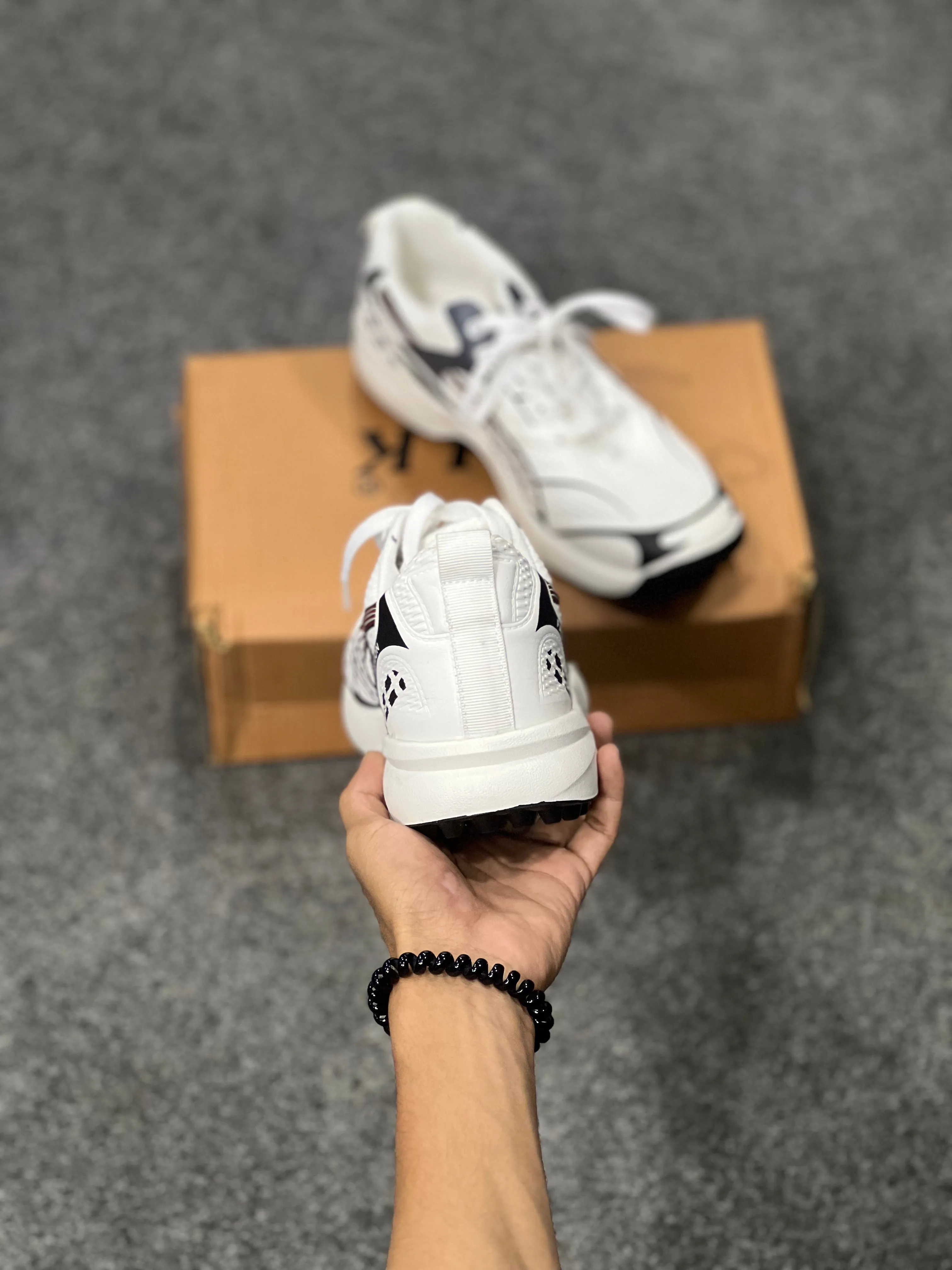 Walk Sports Gripper - White 1