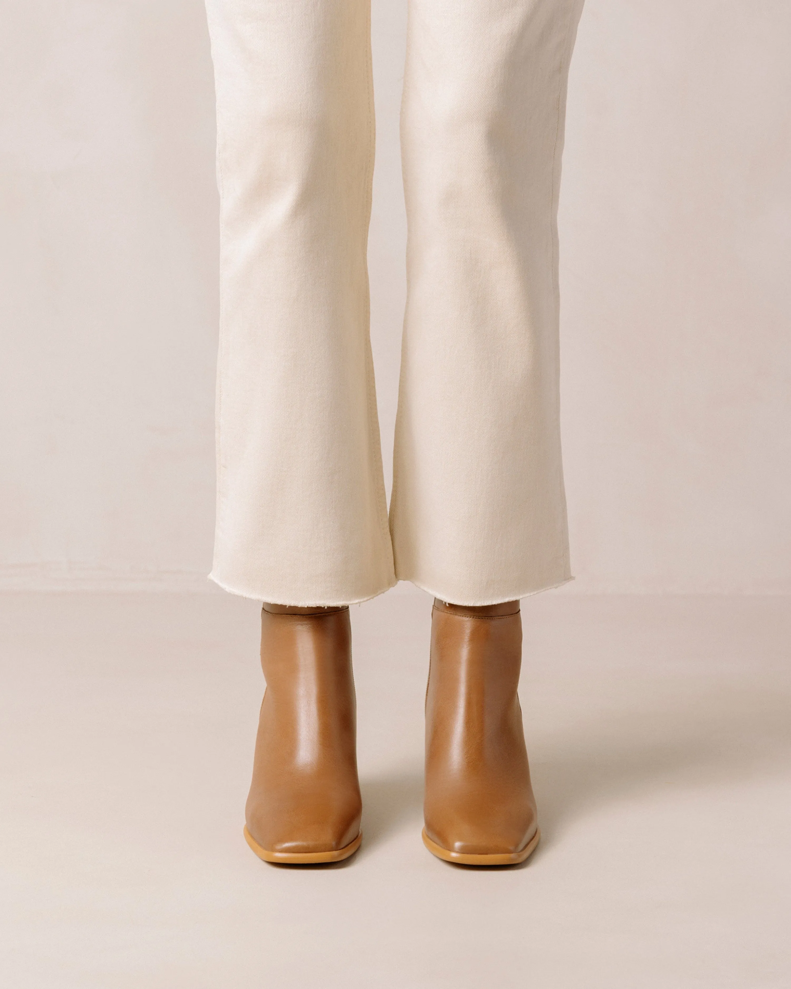 West Camel Cream Bicolor Boot
