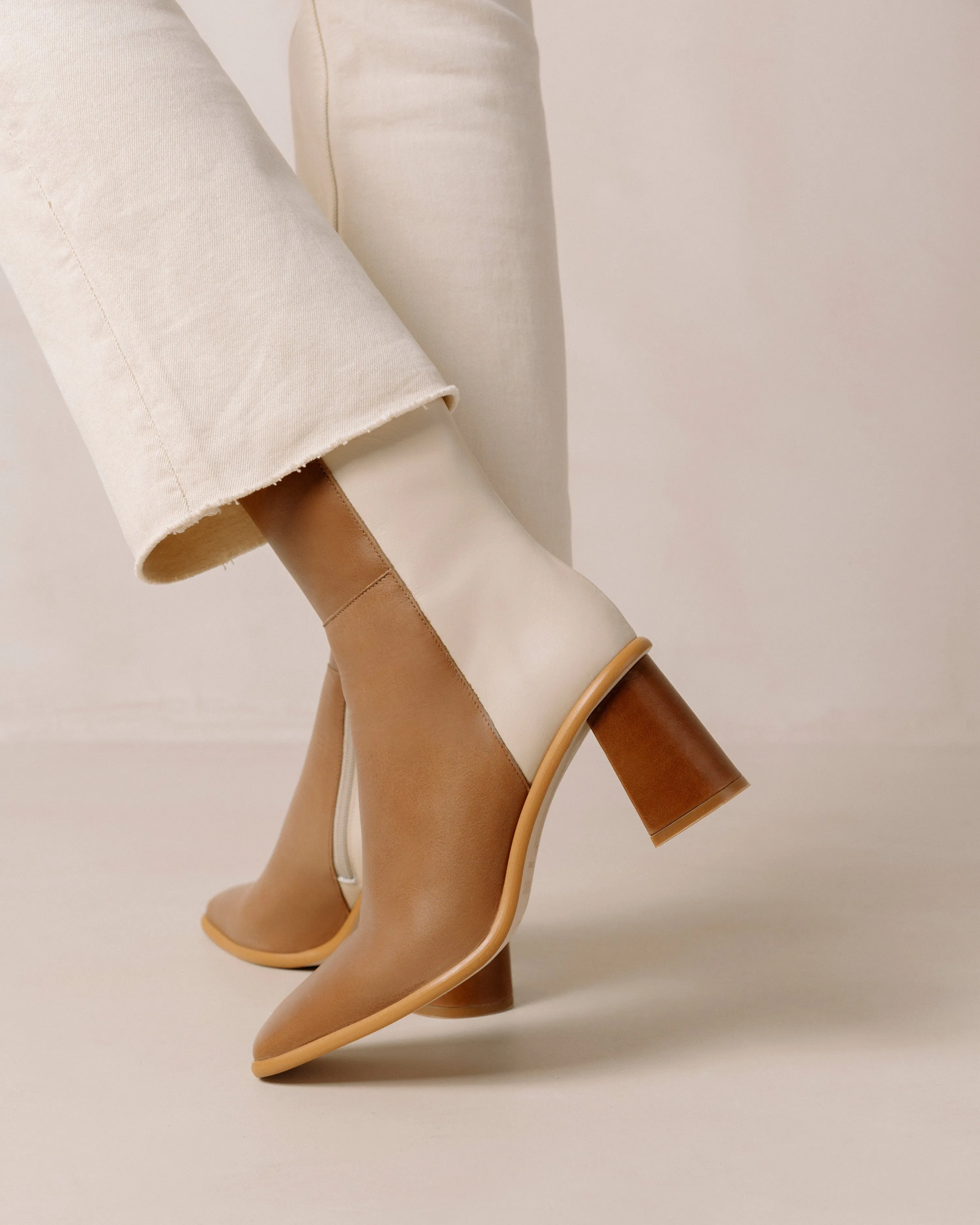 West Camel Cream Bicolor Boot