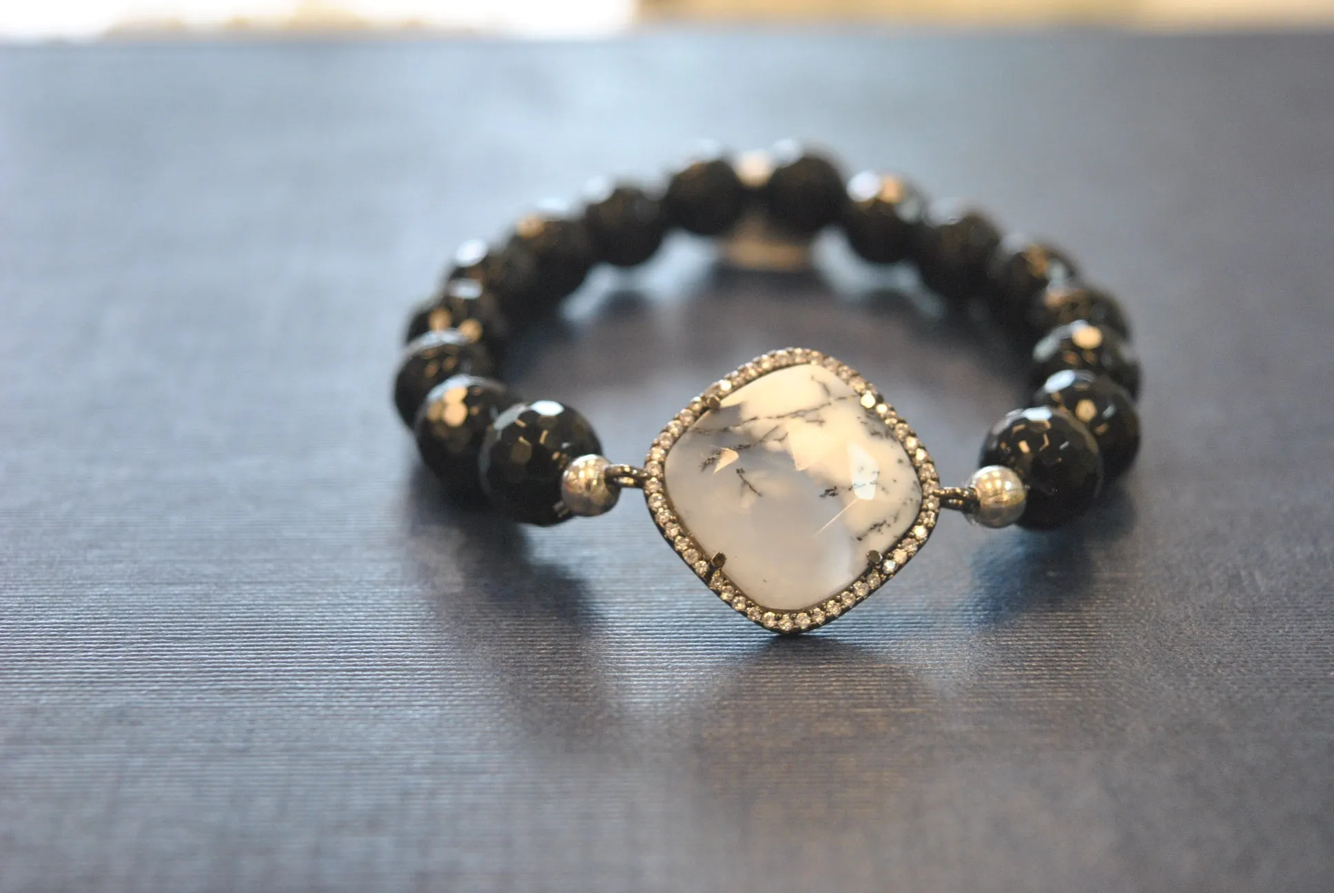 WHITE AND BLACK ONYX MOSS AGATE